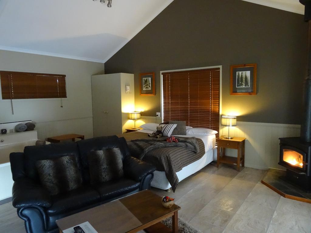 Maleny Luxury Cottages Kamer foto
